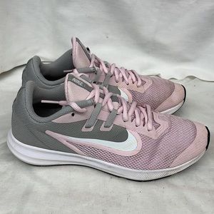 Nike downshift sneakers girl/ladies sz 6